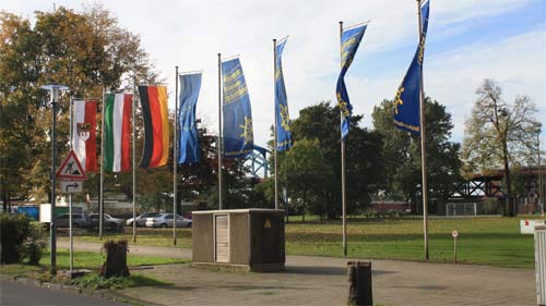 Flaggenparade am Museum Binnenschifffahrt in Duisburg