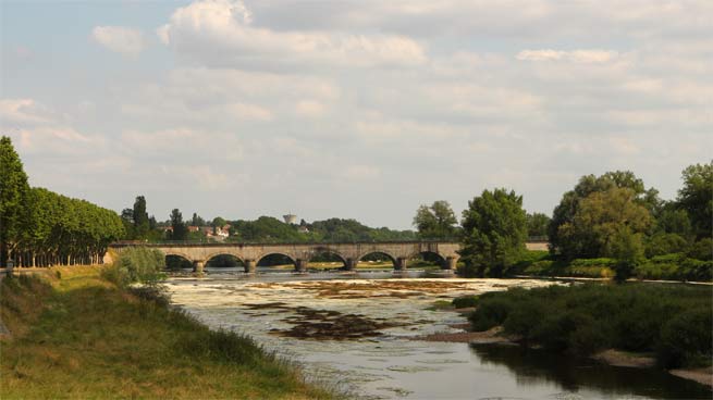Kanalbrücke bei  Digoin