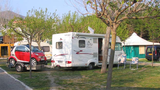 Auf dem Campingplatz in Colera.