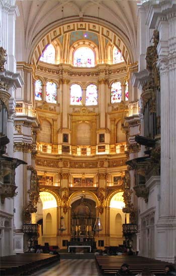 Innenraum der Kathedrale Santa María de la Encarnación de Granada.