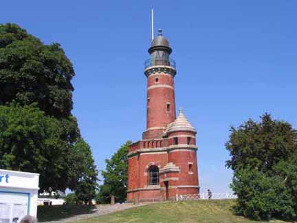 Leuchtturm: an der Schleuse vom Nord - Ostsee - Kanal in die  Kieler Förde. 