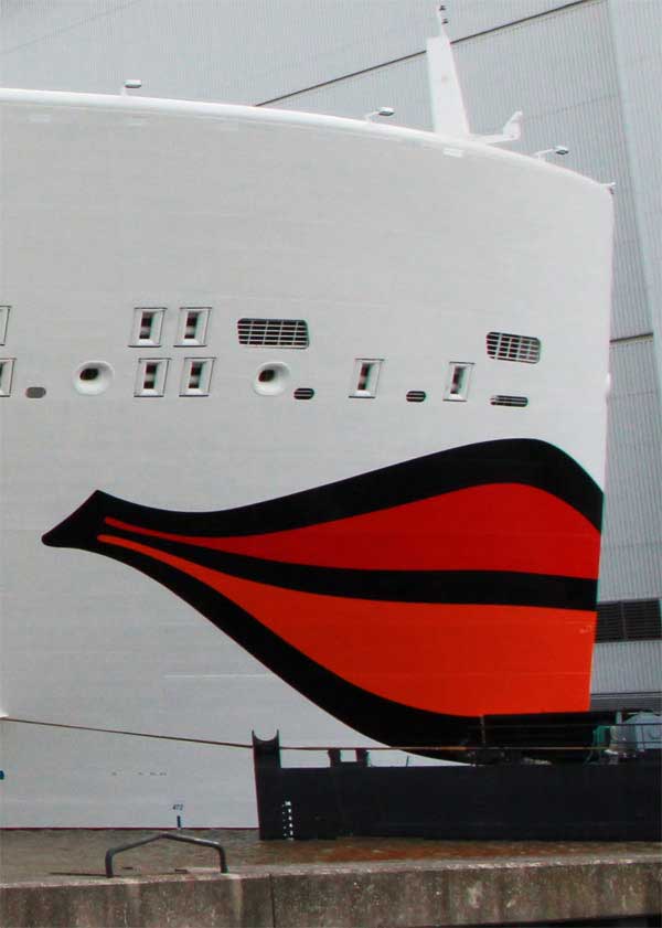 Bug eines AIDA Schiffes in der Meyer - Werft.