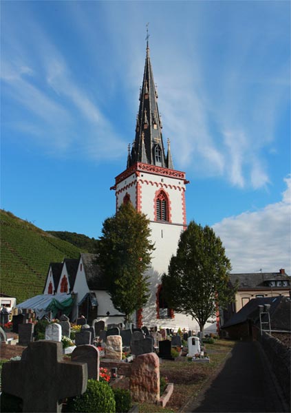 Turm der Pfarrkirche St. Martin im Ortsteil "Eller".