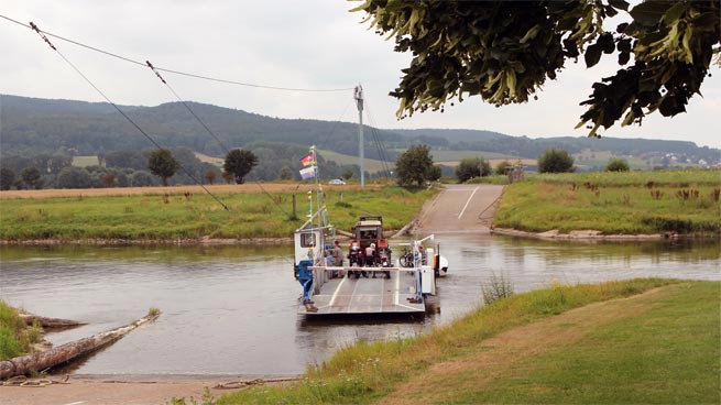 Gierseilfähre über die Weser bei Großenwieden.