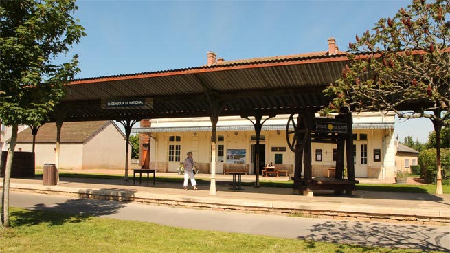 Ehemaliger Bahnhof von St. - Gengoux - le - National. 