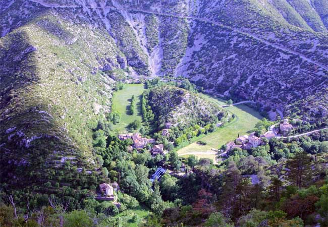 Blick vom Aussichtspunkt beim Dorf Blandas in den Cirque de  Navacelles.